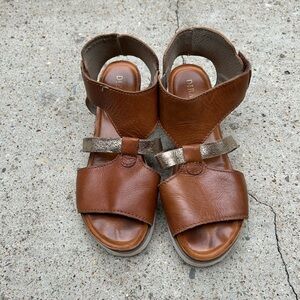 Diba True Women's Metallic Platform Wedge Sandal 8M Brown Leather